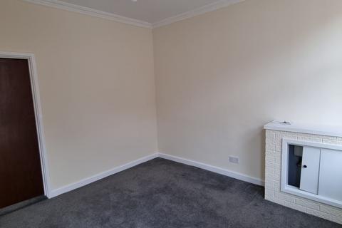 2 bedroom terraced house to rent, Halkin Street, Leicester, LE4