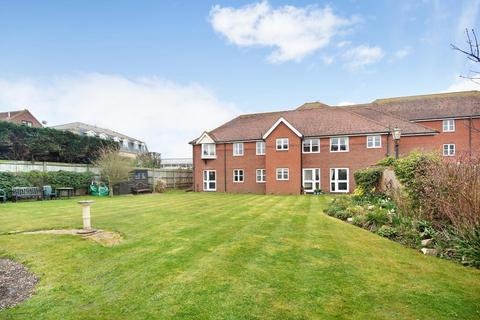 1 bedroom flat for sale, Connaught Avenue, Frinton-on-Sea CO13