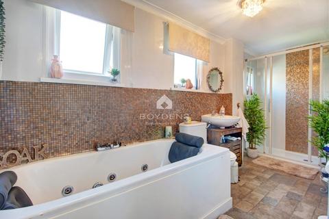 24 Cornflower Road, Jaywick, Clacton-on-sea, CO15 2RZ