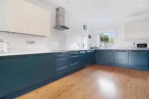27 Glebe Way, Frinton-on-sea, CO13 9HR