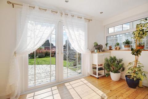 27 Glebe Way, Frinton-on-sea, CO13 9HR