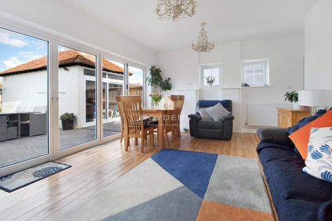 27 Glebe Way, Frinton-on-sea, CO13 9HR