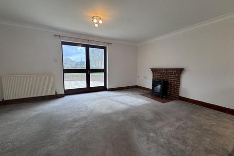 2 bedroom bungalow to rent, Highfields Lane, Colchester CO5