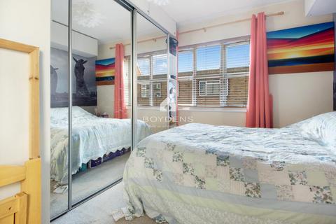 1 bedroom flat for sale, High Street, Walton On The Naze CO14