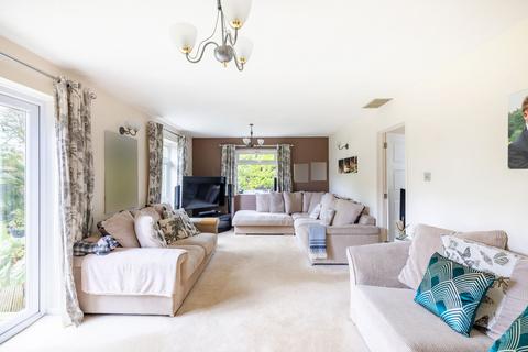 4 bedroom link detached house for sale, Roseacre, Oxted, RH8