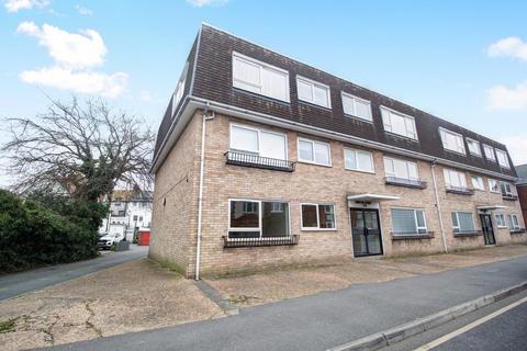 2 bedroom flat for sale, Old Road, Frinton-on-Sea CO13