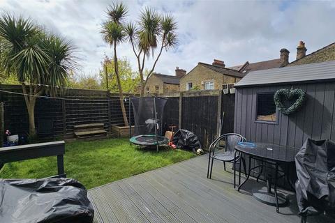 3 Farley Mews, London, SE6 2AL