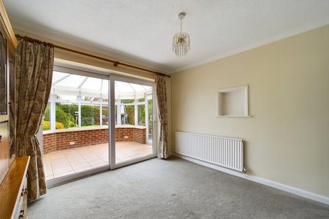 10 Beaumont Road, Longlevens, Gloucester, GL2 0EJ