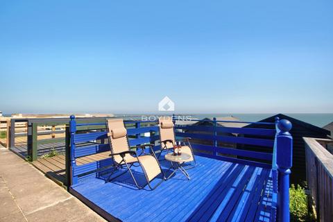 Chalet for sale, Southcliff, Walton on the Naze CO14