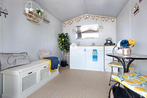 Chalet for sale, Southcliff, Walton on the Naze CO14