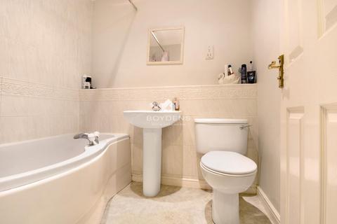 15 Caxton Close, Tiptree, Colchester, CO5 0HA