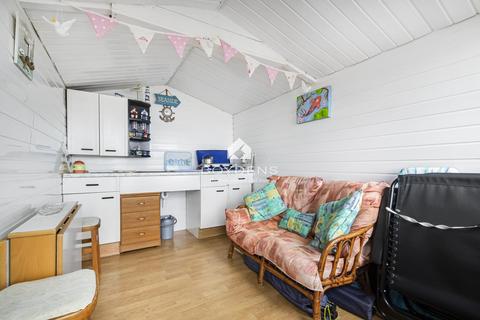 1 bedroom chalet for sale, Southcliff, Walton on the Naze CO14