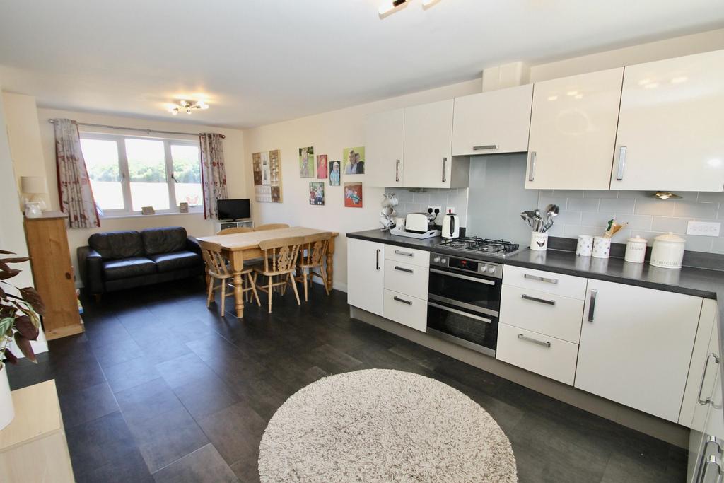 Kitchen / dining room