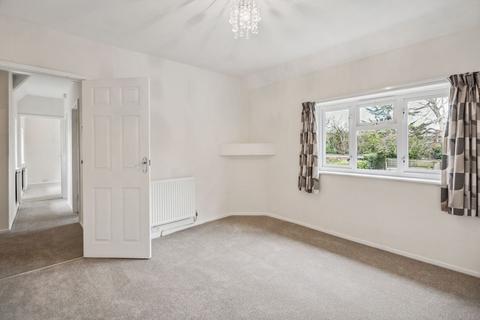 12 Hearnes Meadow, Seer Green, Beaconsfield, HP9 2YH