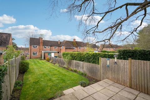 12 Hearnes Meadow, Seer Green, Beaconsfield, HP9 2YH