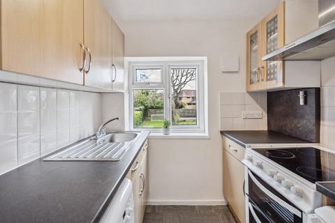 12 Hearnes Meadow, Seer Green, Beaconsfield, HP9 2YH