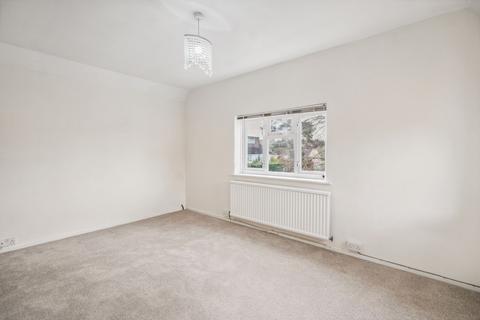 12 Hearnes Meadow, Seer Green, Beaconsfield, HP9 2YH