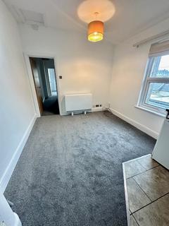 2 bedroom flat to rent, College Green, Tywyn LL36