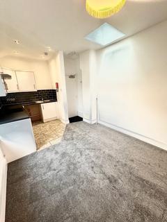2 bedroom flat to rent, College Green, Tywyn LL36