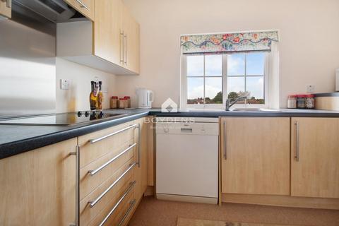 2 bedroom flat for sale, The Esplanade, Frinton-on-Sea CO13