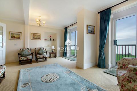 2 bedroom flat for sale, The Esplanade, Frinton-on-Sea CO13