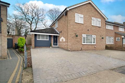 4 bedroom detached house for sale, Murray Close, Braintree CM7