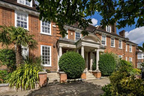 3 bedroom apartment to rent, Greenaway Gardens, NW3