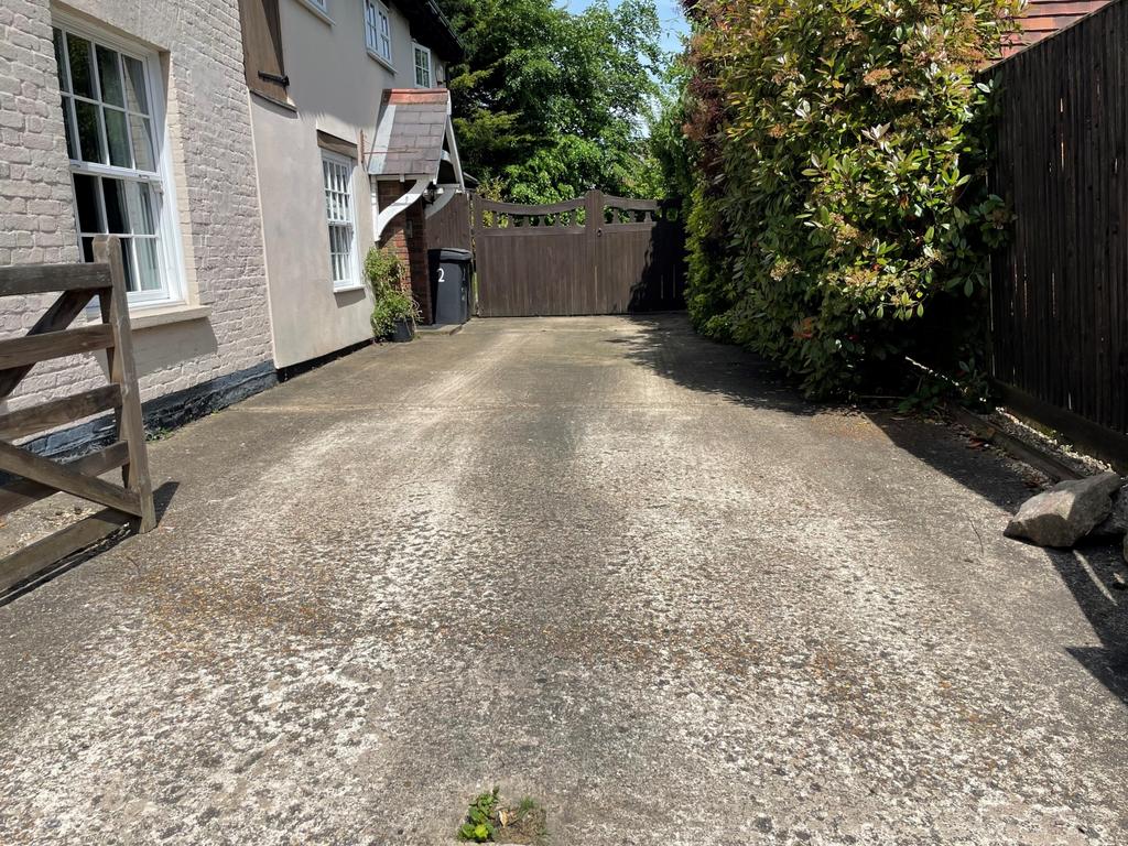 2 The Old Bakery Driveway