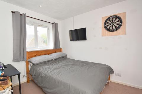 61 Church View, Gillingham, SP8 4XE