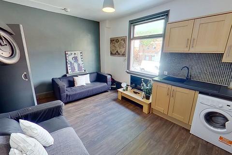 5 bedroom flat to rent, 77c Mansfield Road, Nottingham, NG1 3FN