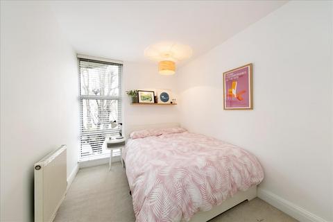 2 bedroom apartment for sale, Heston House, 30 Wellesley Road, London, W4