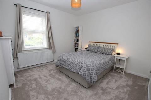 10 Bridge Street, Penistone, Sheffield, S36 6AJ