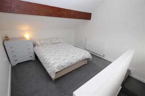 10 Bridge Street, Penistone, Sheffield, S36 6AJ