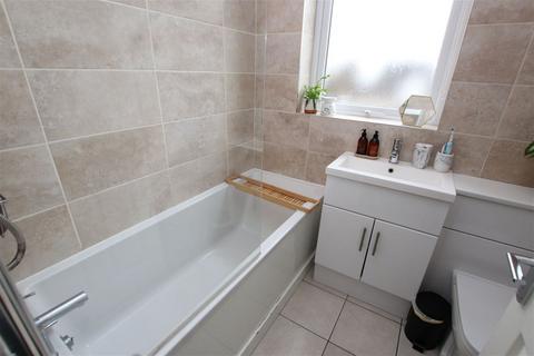 10 Bridge Street, Penistone, Sheffield, S36 6AJ
