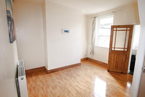 2 bedroom terraced house to rent, Hume Street, Warrington, WA1
