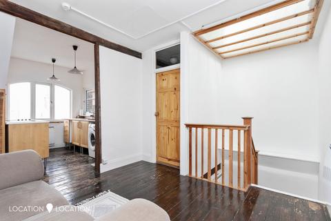 1 bedroom apartment for sale, Stamford Hill, London, N16