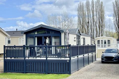 2 bedroom holiday park home for sale, Tiddington Road, Stratford-upon-Avon CV37