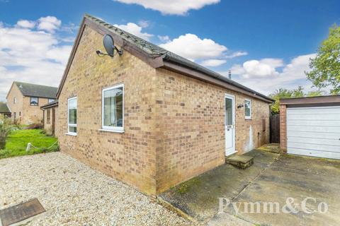 2 bedroom semi-detached bungalow for sale, Rectory Close, Norwich NR15