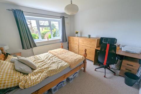 1 bedroom maisonette to rent, Hermitage Woods Crescent, Woking GU21