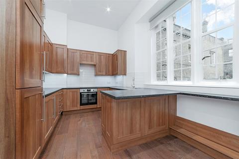2 bedroom apartment to rent, Pensioners Court, 15 Charterhouse Square, London, EC1M