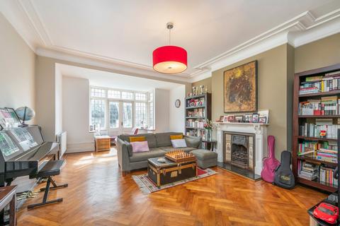 2 bedroom flat for sale, Langside Avenue, London