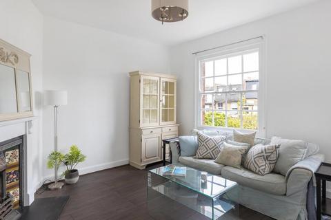 27 Town Hall Road, London, SW11 5NQ