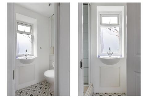 27 Town Hall Road, London, SW11 5NQ