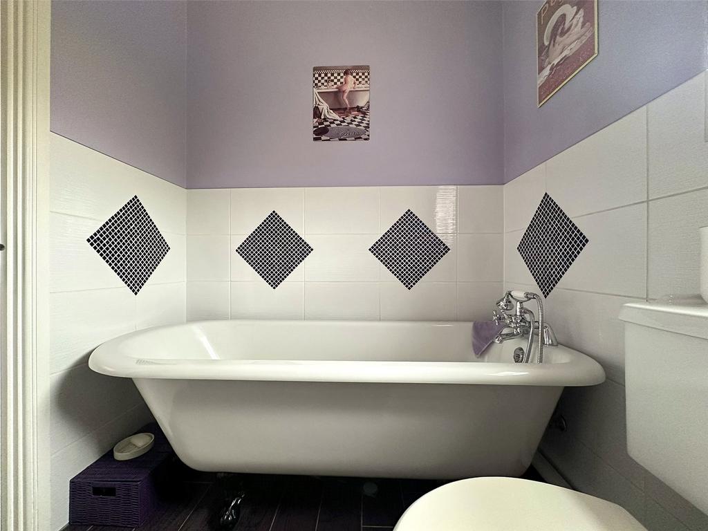 Roll Top Bath