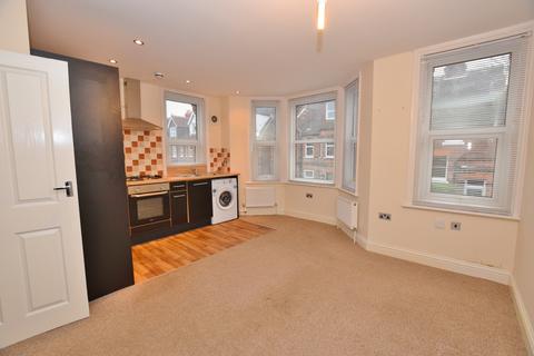 1 bedroom flat to rent, Broadmead Road, Folkestone, CT19 5AP
