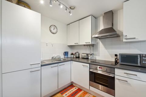 1 bedroom flat to rent, Carter House, 33 Petergate, London