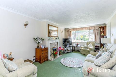 2 bedroom semi-detached bungalow for sale, Spooners Drive, Park Street, AL2