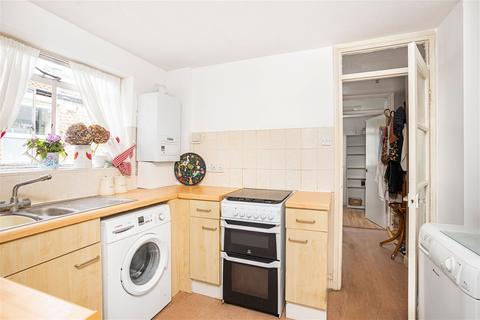 2 bedroom flat for sale, Copleston Road, London SE15