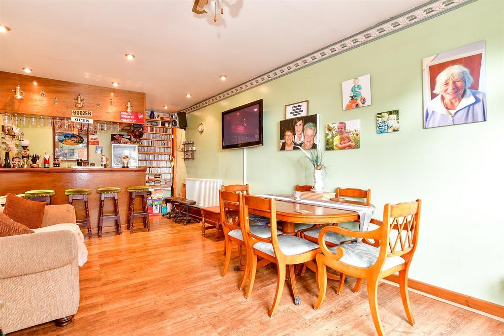 St. John's Road, Dartford, Kent 5 bed semidetached house for sale £