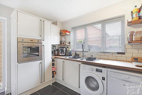 82 Challinor, Church Langley, Harlow, CM17 9XD